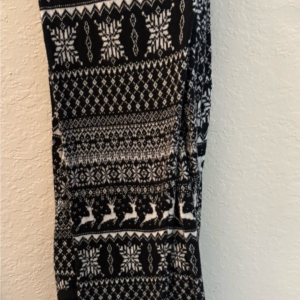 Mossimo Supply Co. Black & White Super Soft Knit joggers. EUC.
